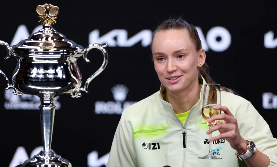 Elena Rybakina este noua campioană de la Australian Open! A învins-o fără drept de apel pe Sabalenka. „Cu acest trofeu, mă simt din nou mândră”