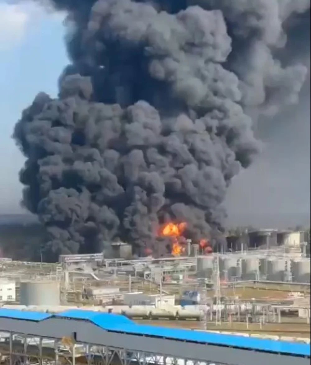 Semne că strategia Ucrainei de a lovi rafinăriile din Rusia dă roade. Pierderi uriașe pentru Moscova