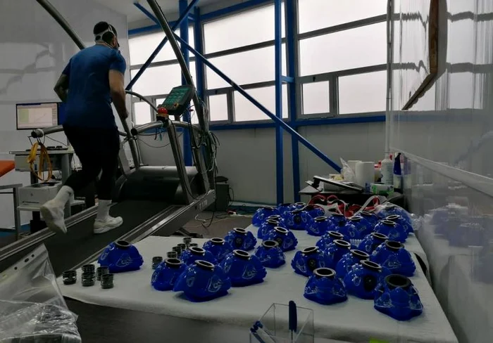 Fiecare rugbyst are propria mască de înregitrare a capacității la efort