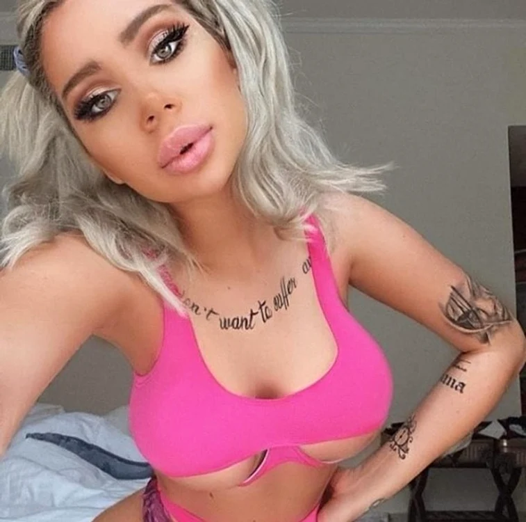 
    Bia Khalifa este acum blondăfoto: Instagram  