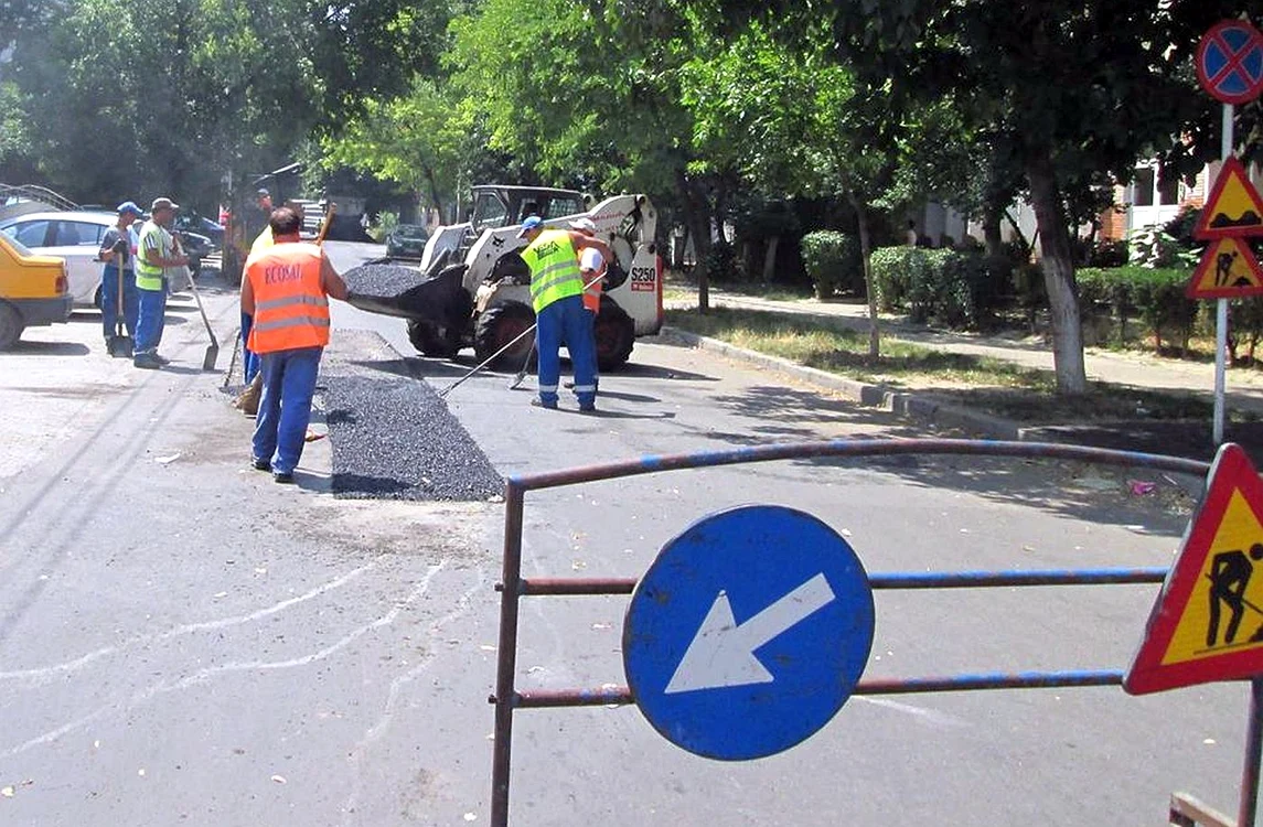Şantier în lucru pe mai multe străzi din Galaţi. Foto: C.Crângan