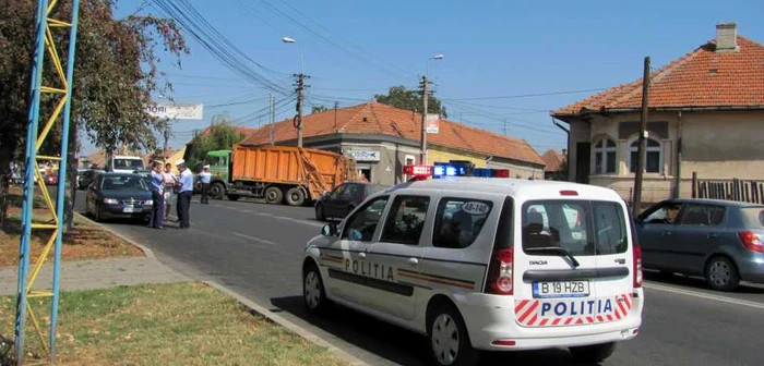 Poliţiştii fac cercetări la faţa locului