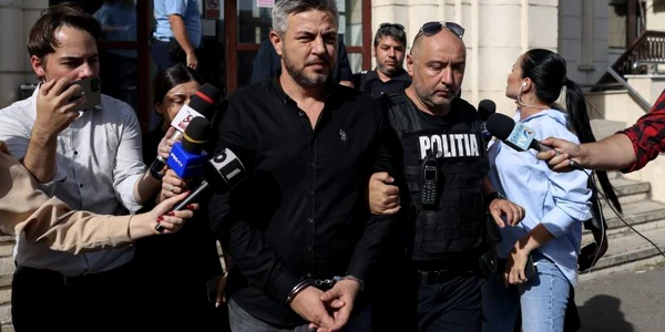 Patronii stației de la Crevedia. FOTO - Inquam Photos / Sabin Cirstoveanu