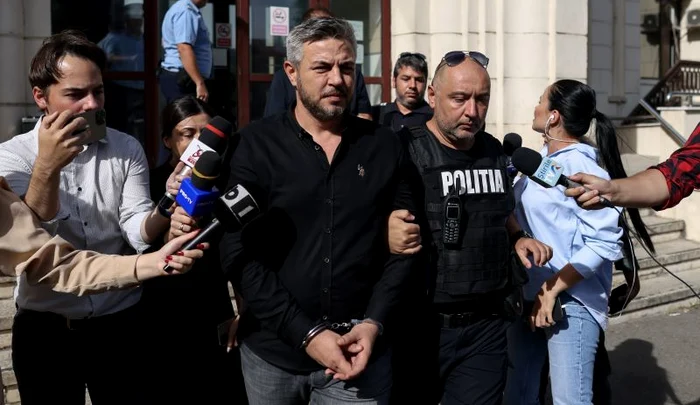 Patronii stației de la Crevedia. FOTO - Inquam Photos / Sabin Cirstoveanu