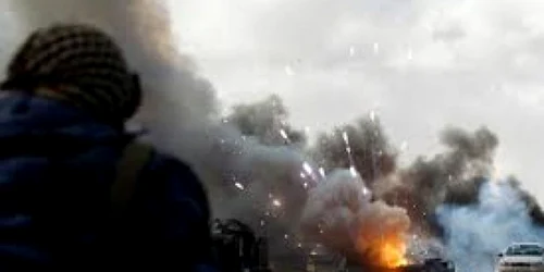 Situaţia conflictuală din Siria îi determină pe sirieni să fugă din ţara lor.