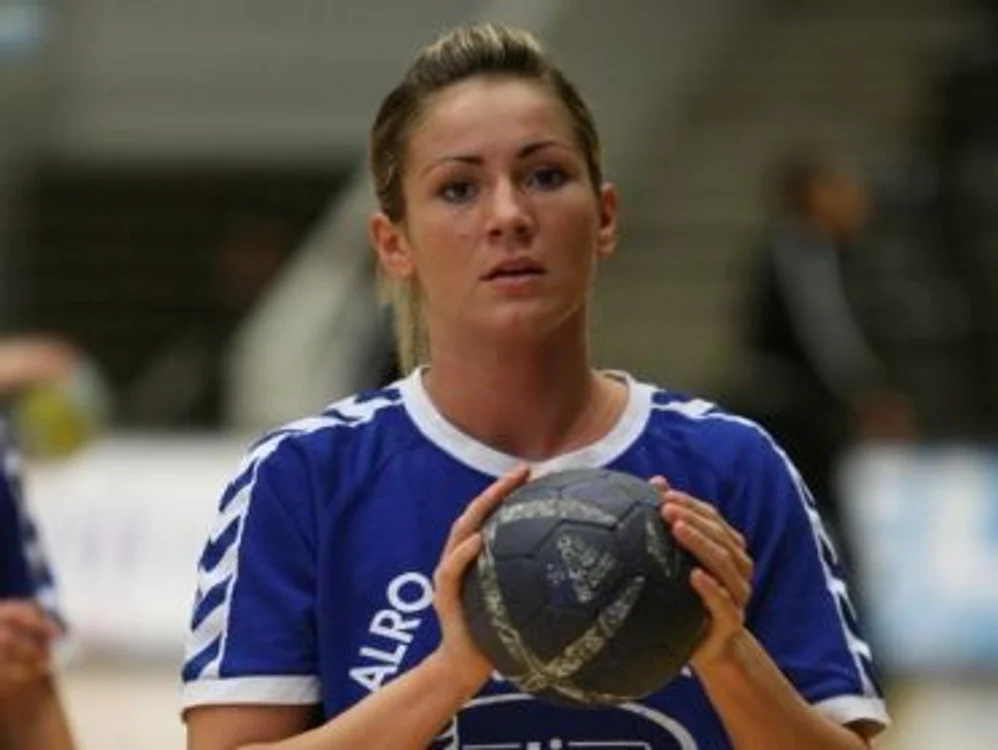 
    Camelia Balint este suspectă de ruptură de ligament încrucişat la genunchiul drept  