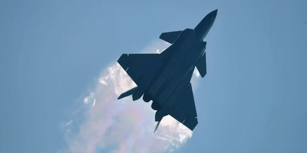 China a prezentat avionul invizibil J 20 FOTO Profimedia