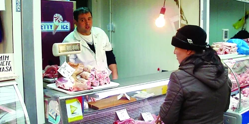 Angajaţii la stat vor face mai puţine cumpărături pentru masa de Sărbători