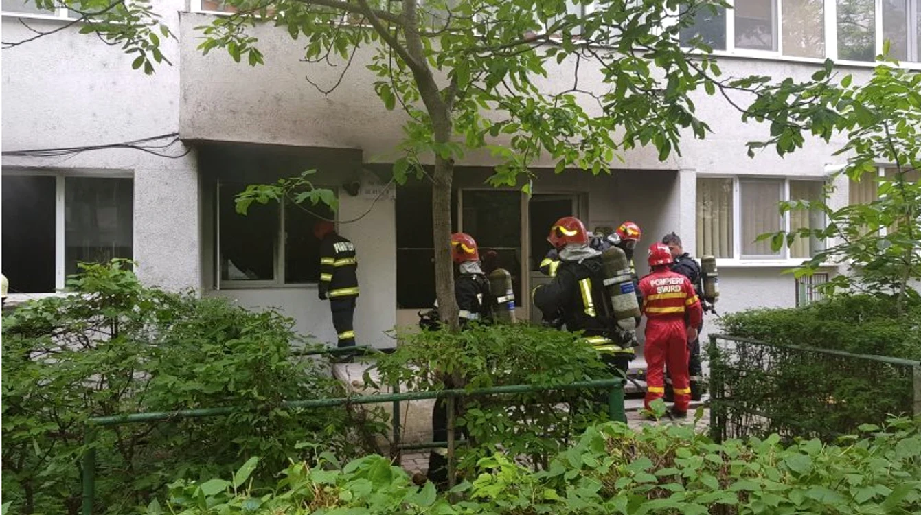 
    Apartamentul in care a avut loc explozia a fost distrusFOTO: ziaruldeiasi.ro  