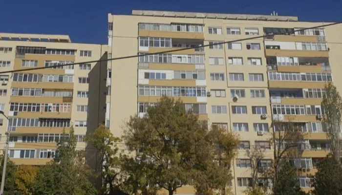 Bloc reparat la Craiova SURSA gds.ro