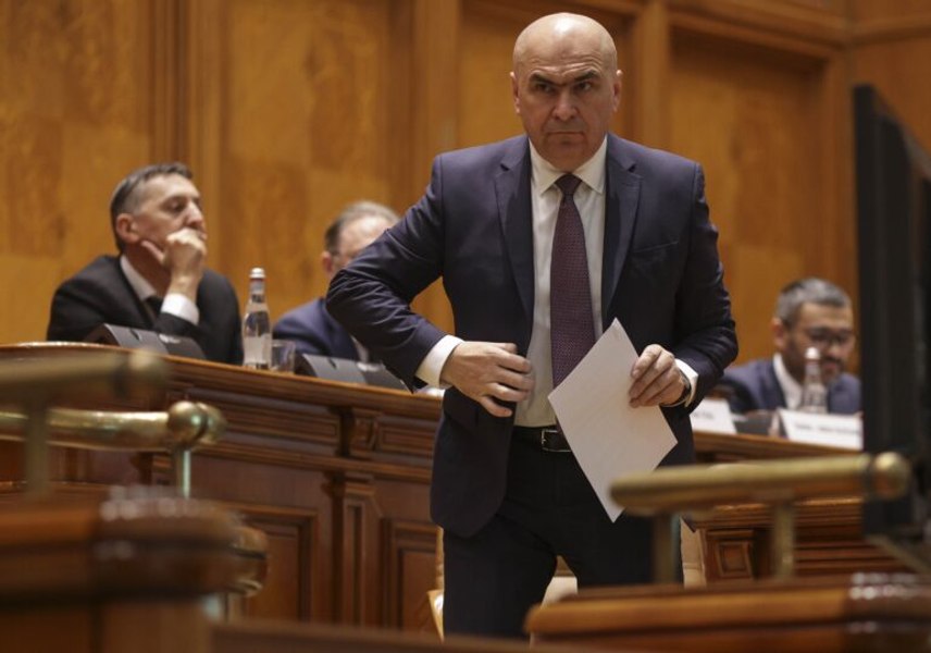 Reforma dură a ASF, ANCOM și ANRE a intrat în linie dreaptă. Bolojan a anunțat tăierile: mai puțini angajați și salarii reduse cu 30%