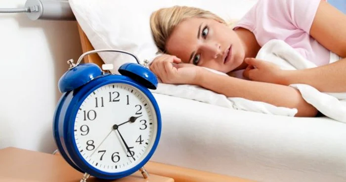 Insomnia ar putea fi consecinţa unor obiceiuri alimentare nesănătoase FOTO Shutterstock