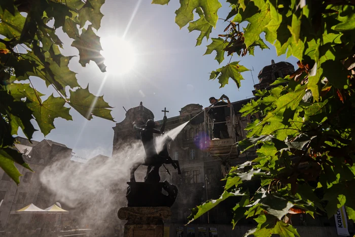 Piața Sfântul Gheorghe a fost curățată FOTO Kärcher România