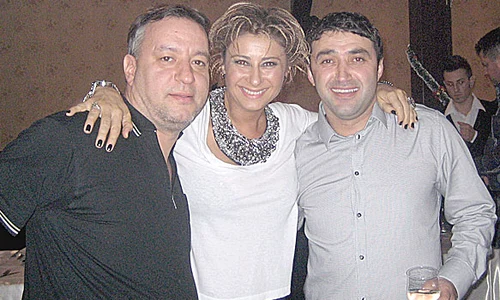 Cu Mădălin  Voicu jr  (în stânga)  şi fotbalistul  Ionuţ Luţu jpeg