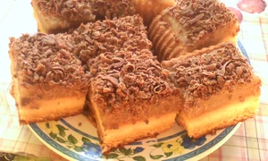 prajitura cu blat de pandispan si crema cu piure de mere jpeg