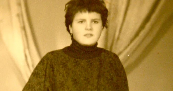 Constanţa: Fotografiile Adrianei îngălbenesc în albumul familiei