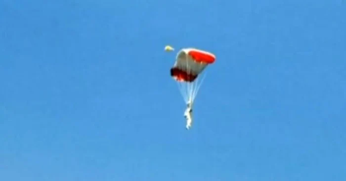 Felix Baumgartner a sărit cu parașuta de la 29 km înălțime