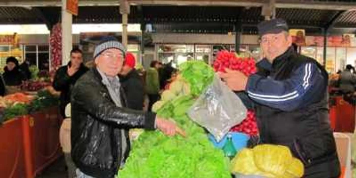 Producătorii brăileni au scos pe piaţă ridichi şi salată de seră