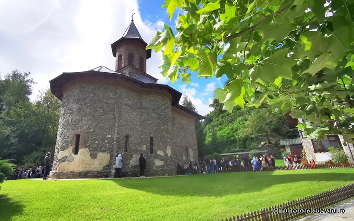 Biserica medievală a Mănăstirii Prislop. Foto: Daniel Guță