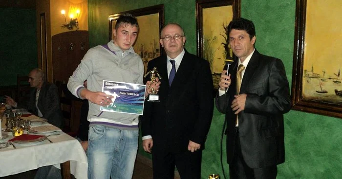 Radu Tomescu, juniorul anului (stânga)