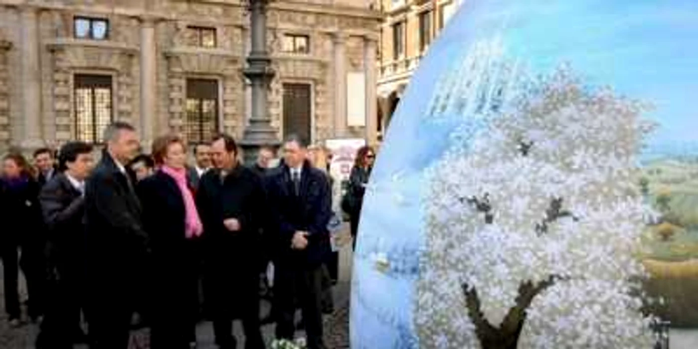 La inaugurare au participat trecătorii dornici să se bucure de primăvară şi culoare