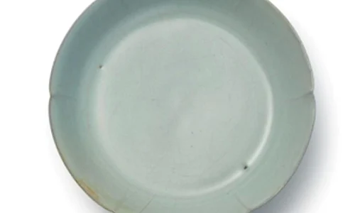 Un vas din ceramică foarte rar, vândut la licitaţie cu peste 20 de milioane de euro jpeg