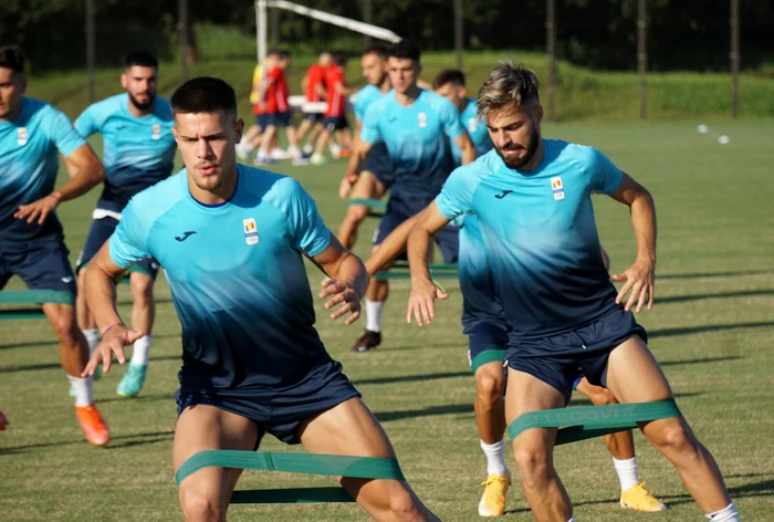 
    Tricolorii s-au antrenat la Shinhama Green ParkFoto: frf.ro  