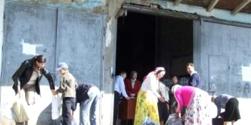 Neamţ: Pietrenii săraci sunt dezinteresaţi de alimentele oferite de UE