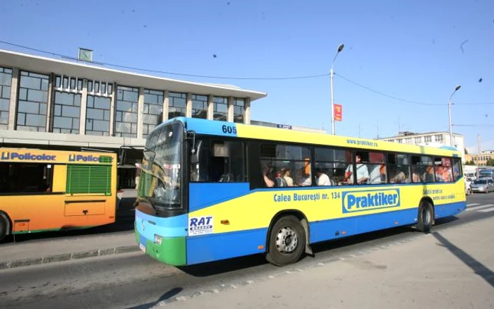 Autobuzele de pe linia 17 vor avea capăt la gară. Foto: Arhivă