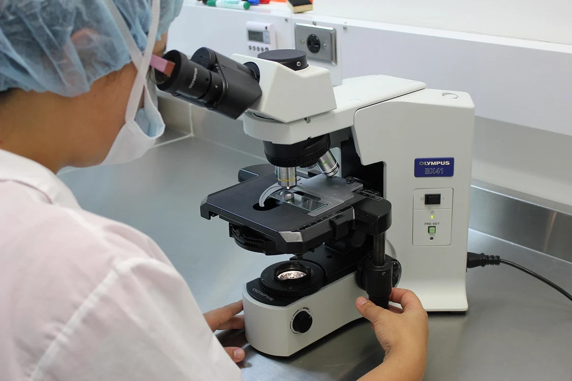 Testarea genetică oferă informații valoaroase inclusiv pentru rudele pacientului FOTO: Pixabay