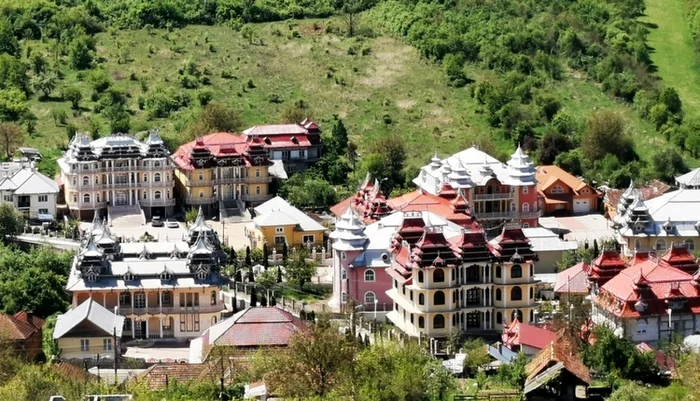 Cartier de vile cu turnulețe