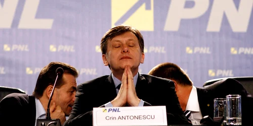 Crin Antonescu şi Ludovic Orban s-au contrazis în şedinţa PNL