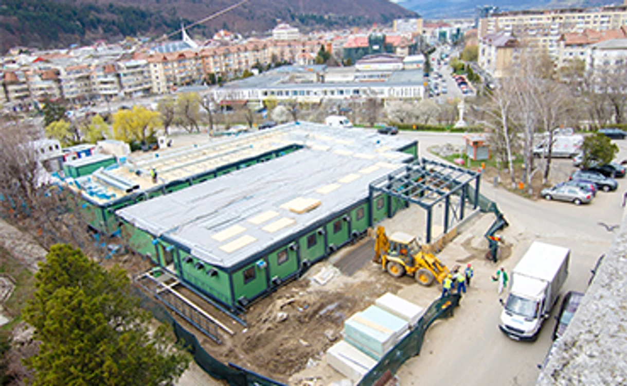 Spitalul Modular ATI din Piatra Neamț a fost construit în mai puţin de şapte luni Fotografii: Facebook/„Dăruieşte Viaţă”