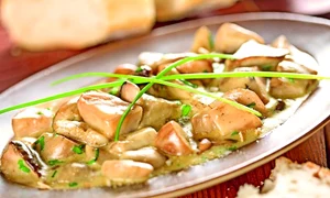 mancare de ciuperci cu sos de smantana 580x400 jpeg