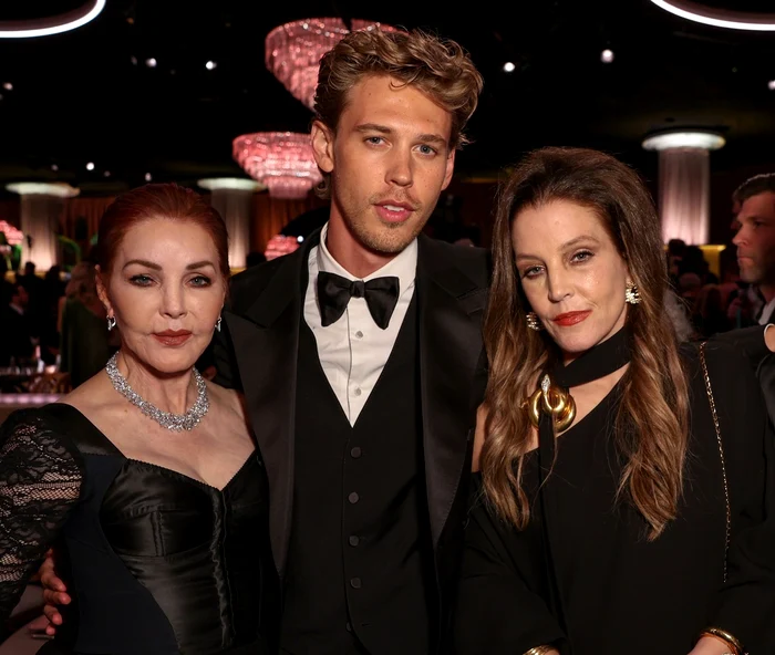 Priscilla Presley, Austin Butler și Lisa Marie Presley la Globurile de Aur 2023 FOTO Profimedia 