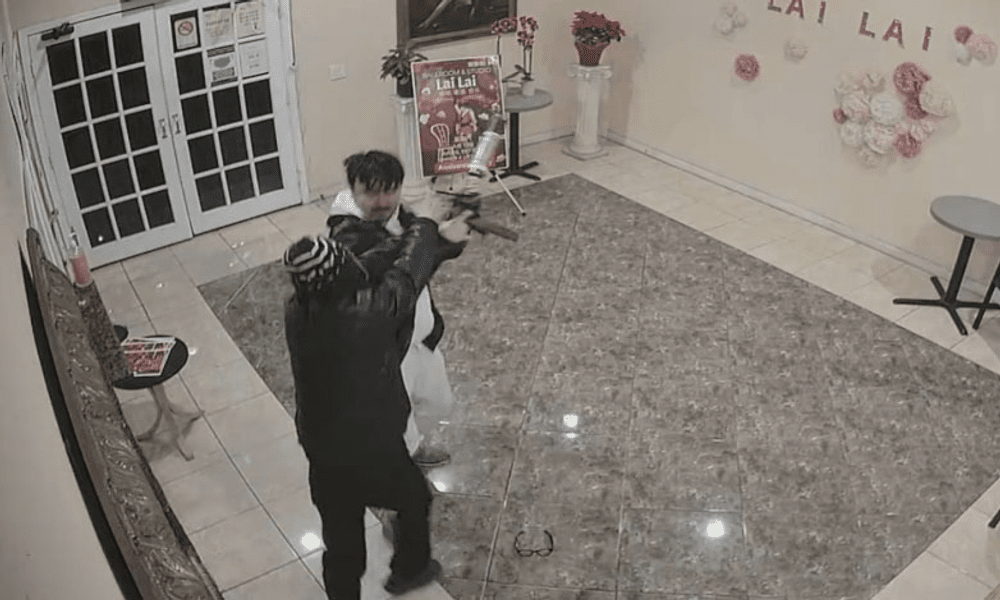 Momentul în care ucigașul din California este împiedicat să comită încă un masacru. Imagini dramatice VIDEO