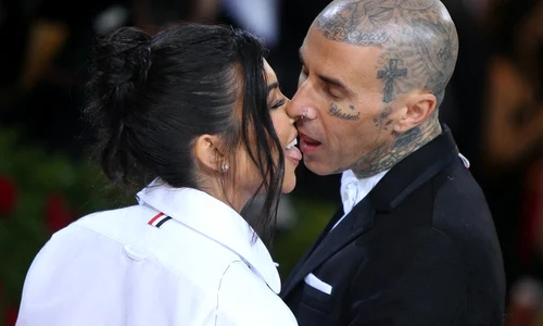 Kourtney Kardashian și Travis Barker jpg