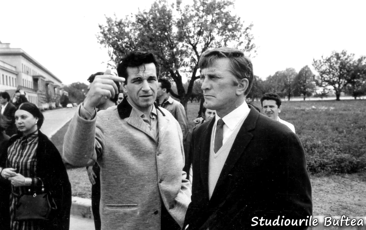 Kirk Douglas și Sergiu Nicolaescu.