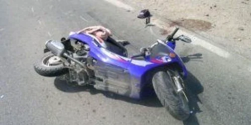 Cei aflați pe motoscutere au ajuns la spital