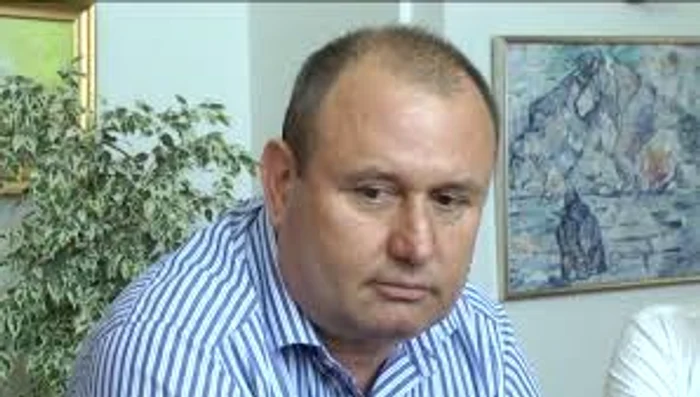 
    Deputatul Ion Mocioalcă vorbea la telefon când a ajuns în stâlp cu mașina  