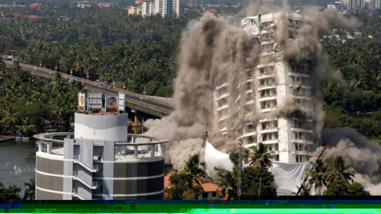 Autorităţile din India au ales implozia pentru a scăpa de edificiile din zonele protejate  FOTO: bbc.com