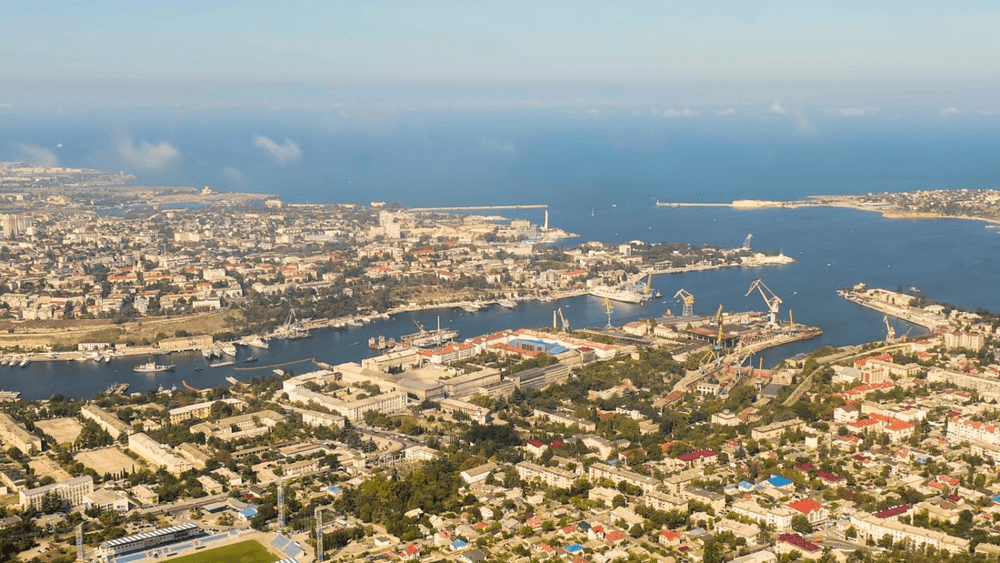 Oficial pro-rus din Crimeea: Apărarea antiaeriană a doborât o dronă deasupra oraşului-port Sevastopol
