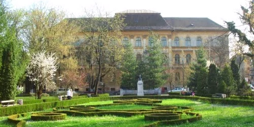 Colegiul Emanuil Ungureanu, unde se află secţia de vot nr.4