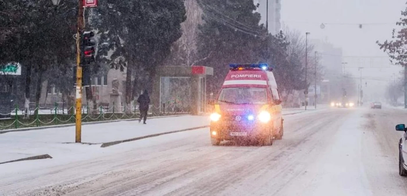 Zăpada s-a aşternut în tot judeţul
