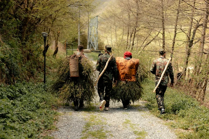În satul Buru, tradiția Băbăluda prinde din nou viață prin proiectul Primăvara în satul românesc.