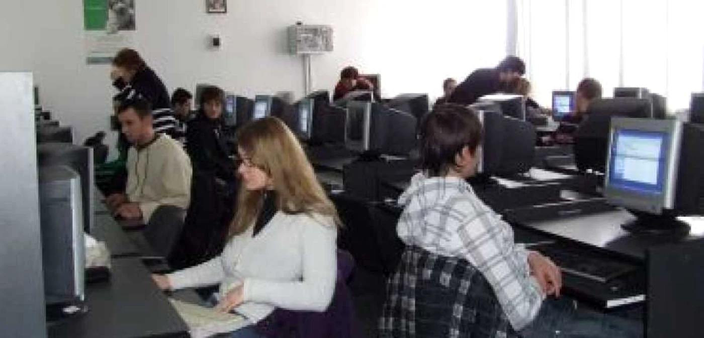 Elevii nemţeni nu au avut emoţii la simularea pentru Bacalaureat de astăzi