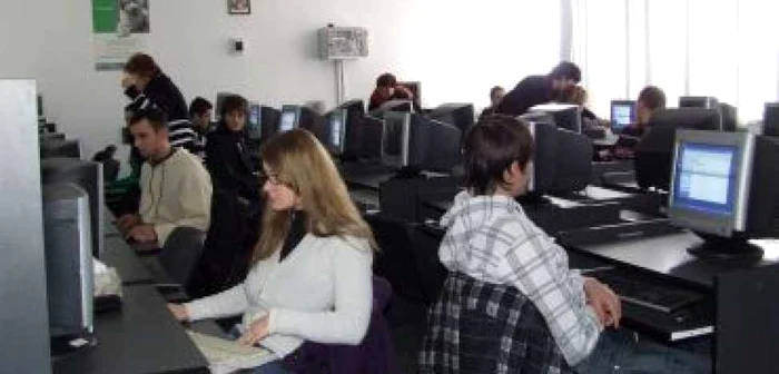 Elevii nemţeni nu au avut emoţii la simularea pentru Bacalaureat de astăzi