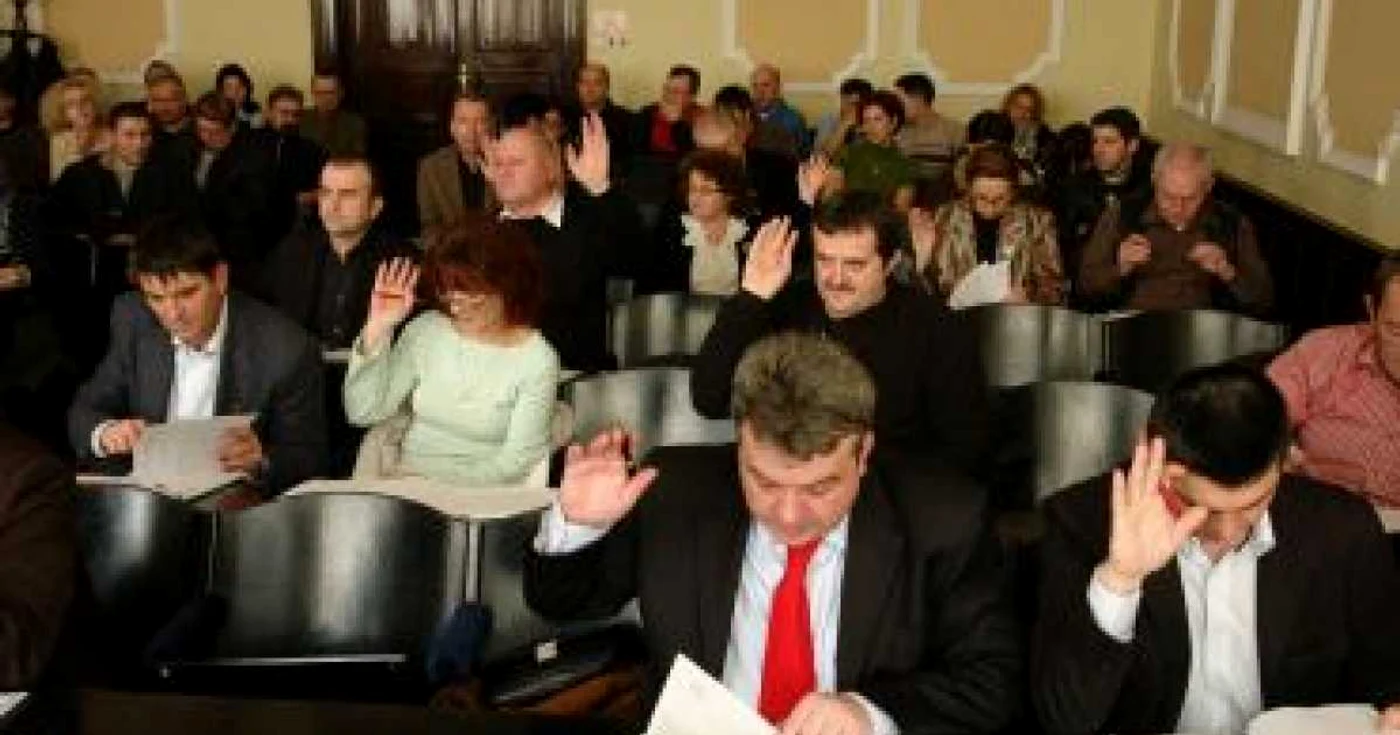 Consilierii locali deveni au votat împotriva chiriilor nesimţite