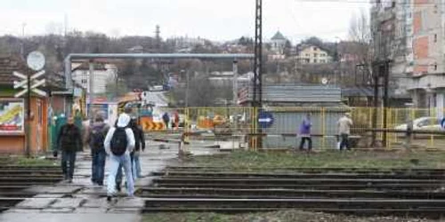 Lucrări la pasarela Octav Băncilă