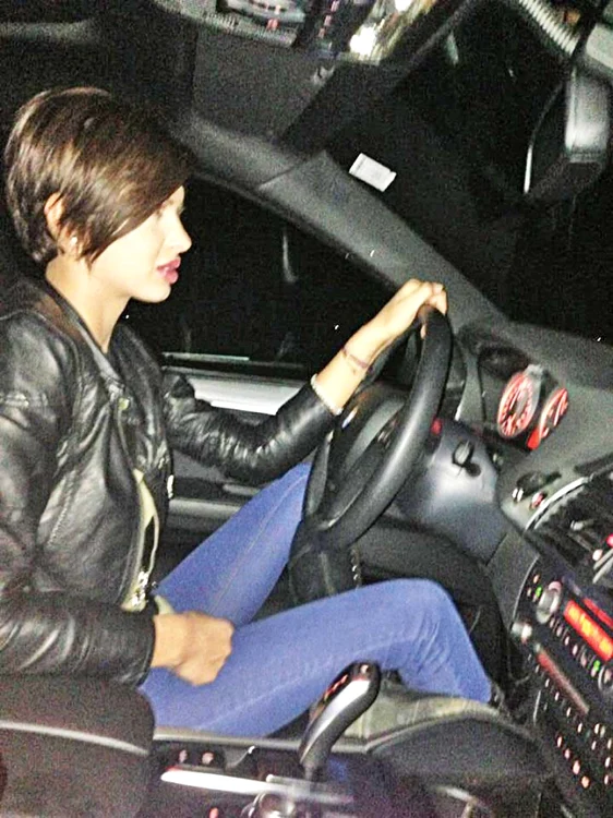 
    Mădălina şi-a luat  de curând permisul auto  